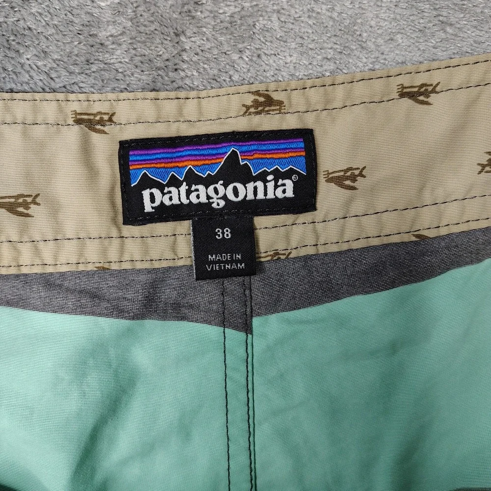 Patagonia Wavefarer Board Shorts Mens 38 Green Striped Quick Dry Swim Trunks